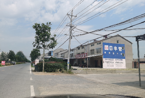 富民如何能保证墙体广告的醒目性？